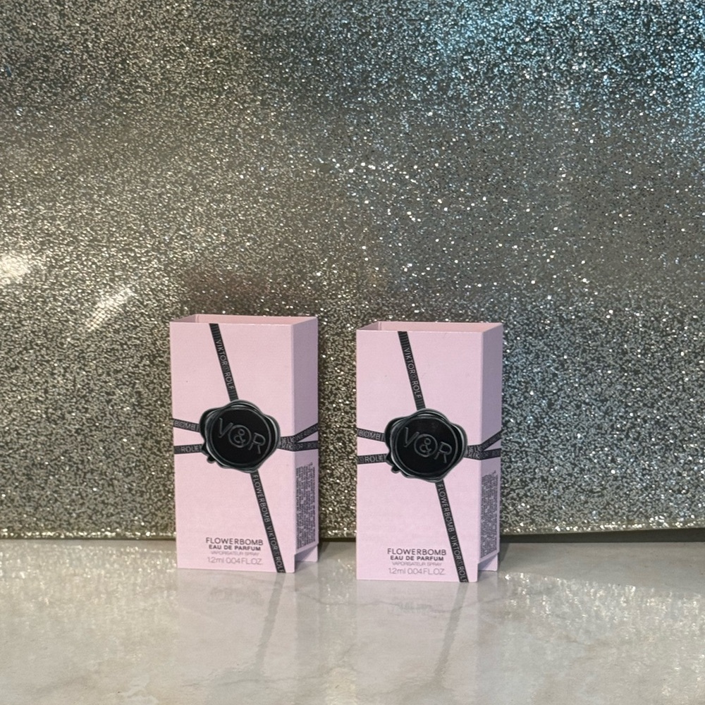 5 for $25 item 🌺 Viktor & Rolf Flowerbomb Samples x2